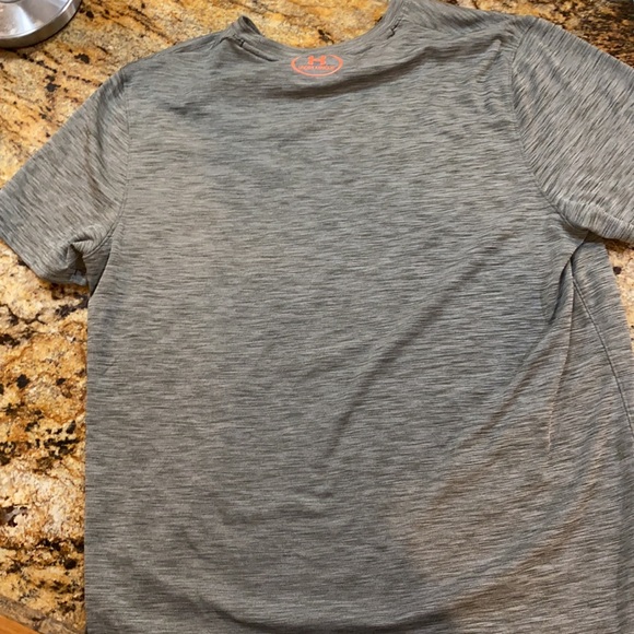 Under Armour t-shirt - Picture 3 of 3